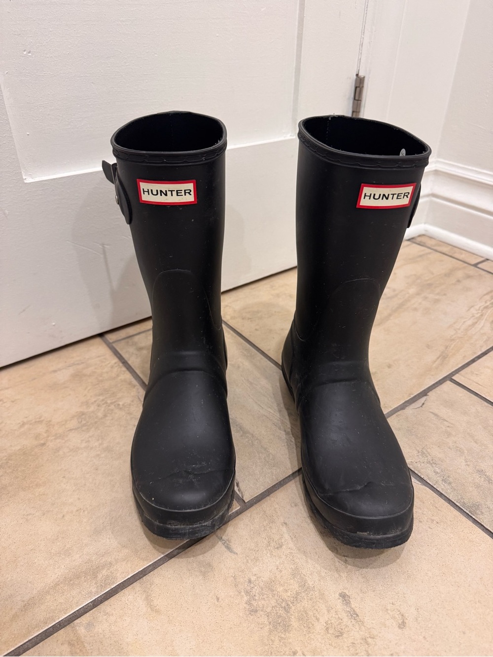 Hunter mid calf black rain boots, in size 8